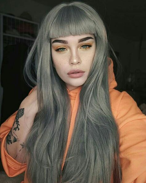 Grey Green Hair, Green Grey Hair, Extreme Hair Colors, Green Hair Dye, Dark Eyebrows, Up Hairdos, Grey Hair Dye, Silver Blonde, Kawaii Hairstyles