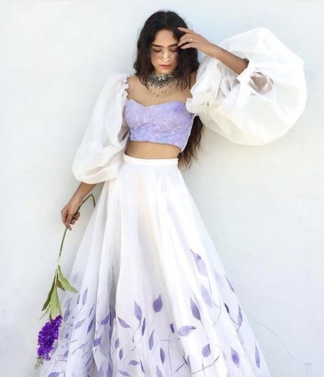 Lilac Indian Outfit, Hand Painted Lehenga, Painted Lehenga, Shadi Outfits, Lilac Lehenga, Lavender Lehenga, Haldi Outfits, Indian Bridesmaids, Blouse Designer