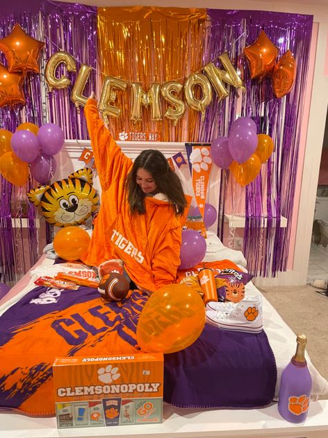 Clemson Clemson Bed Party, Clemson Sorority, Clemson Aesthetic, College Bed, College Decision, Bed Party, College Clothes, Dream Collage, Go Tigers