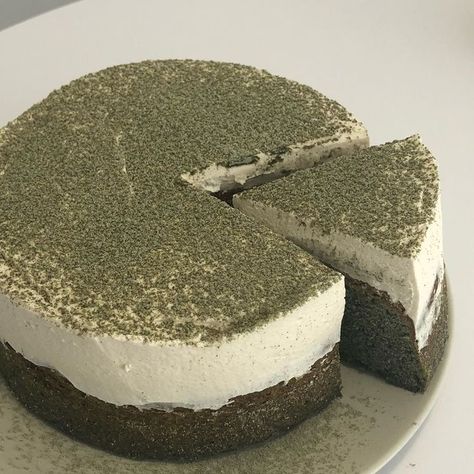 Cake Matcha, Dream Bakery, Matcha Cake, Food Aesthetics, Cake Inspo, Creative Birthday Cakes, Cute Desserts, Pretty Food, Aesthetic Food