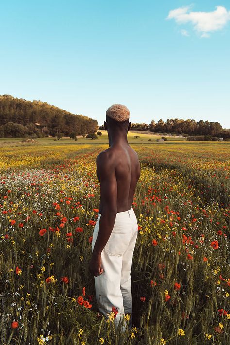 Music Studio Aesthetic, Mens Photoshoot Poses, Spring Photoshoot, Flower Photoshoot, Nature Photoshoot, Creative Photoshoot Ideas, Black Photography, Man Photography, Men Photography