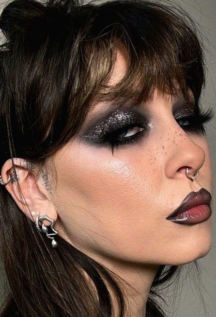 Goth Club, Show Makeup, Swag Makeup, Ethereal Makeup, Eye Makeup Designs, Dope Makeup, Edgy Makeup, Makeup Eye Looks, Goth Makeup