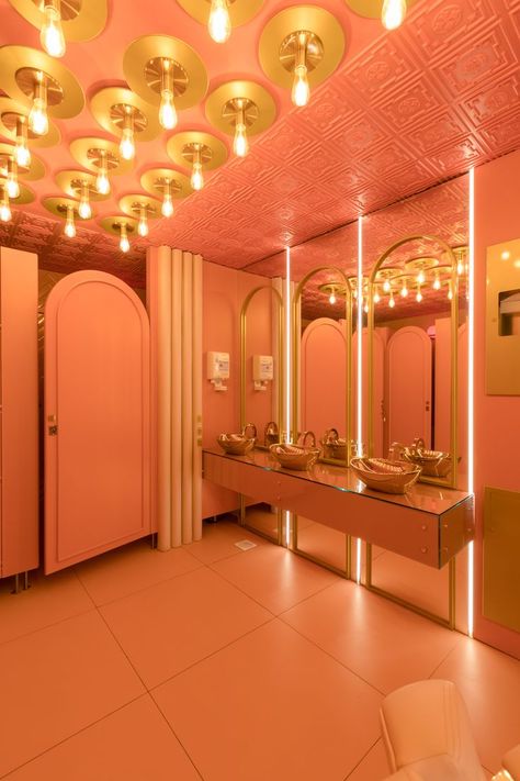 Cool Restaurant Bathrooms, Club Bathroom Aesthetic, Aesthetic Restroom, Toilet Ceiling, Girly Bar, Ladies Toilet, Commercial Bathroom, Dream Gym, Public Bathroom