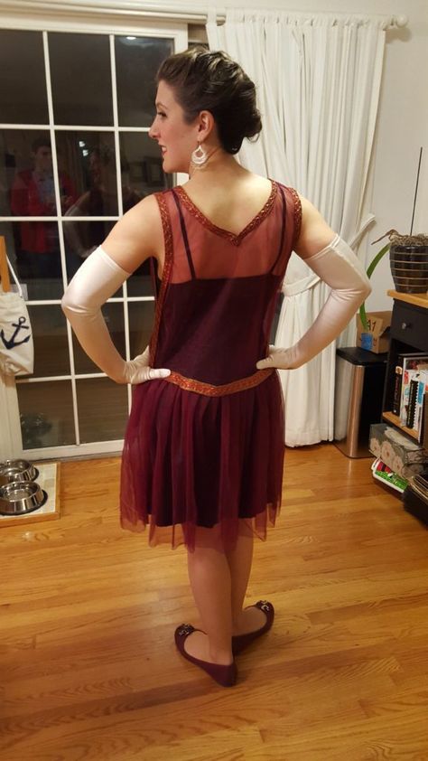 DIY Flapper dress - full tutorial! Diy Flapper Dress, Flapper Dress Pattern, 1920s Fashion Dresses, Gatsby Dress, Flapper Girl, Hanky Hem, 1920s Fashion, Sewing Ideas, Dress Pattern