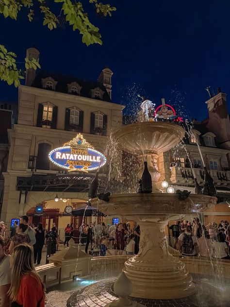 Disneyland Paris Ratatouille, Pictures To Take In Disneyland, All Things Disney, Disney Photos Aesthetic, Disneyland Paris Photos, Disneyworld Aesthetic Pics, Epcot Pictures, Walt Disney World Aesthetic, Disney Parks Aesthetic