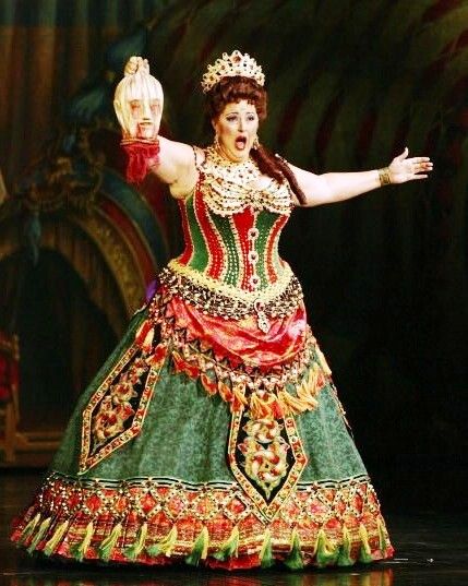 Rosemary Ashe [as Carlotta Giudicelli] - The Phantom Of The Opera Carlotta Phantom Of The Opera, Phantom Of The Opera Costumes, Phantom Costume, Drag Clothing, Opera Costumes, Broadway Costumes, Theater Costumes, Dream Roles, Christine Daae