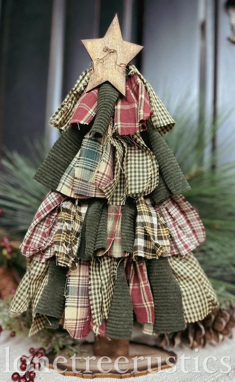 Rag Tree, Primitive Christmas Decorating, 3d Collage, Christmas Crafty, Sewing Vintage, Fabric Christmas Trees, Country Christmas Decorations, Xmas Deco, Traditional Christmas Tree