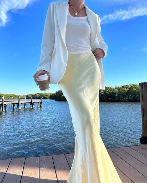 Throwback to a fun time and day at work! Trying to wear a bit more color this summer and this yellow skirt & blazer is definitely a super cute combo. 🫶🏼 hope you have a great day! #yellowskirt #blazerstyle #whiteblazer #silkskirt #tampa #tampainfluencer #tampamarketing #btscontent #contentshoot Yellow Silk Skirt Outfit, Yellow Silk Skirt, Long Satin Skirt Outfit, Silk Skirt Outfit, Long Satin Skirt, Outfit Yellow, Satin Skirt Outfit, Yellow Skirt, Yellow Silk