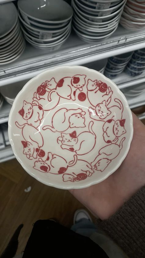 Cute Pottery Cup Painting Ideas, Cute Cat Ceramic, Ceramic Bowls Handmade Pottery, Cute Ceramic Bowl Designs, Painted Cat Bowl, Funky Ceramic Bowls, Poterry Clay Ideas Bowl, Cat Ceramic Bowl, Cute Pottery Bowls