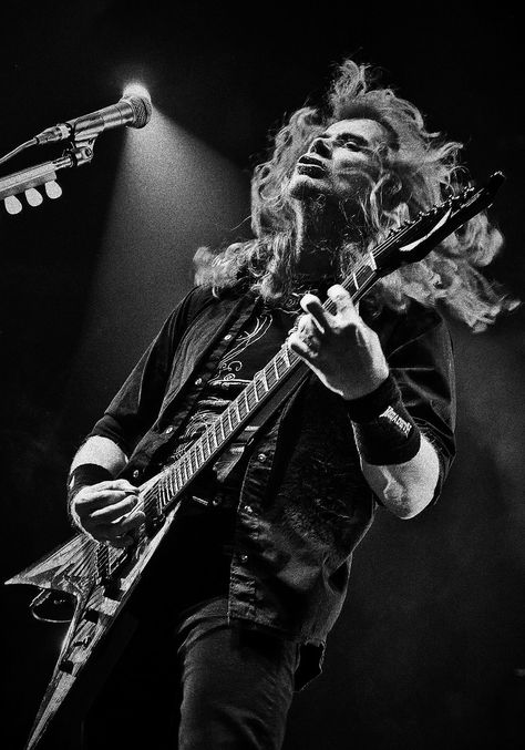 #megadeth #music #guitar #davemustaine #rock #vsco #aesthetic #music #rocknroll Look At This Photograph, Rock And Roll Fashion, Live Music Photography, Rock N Roll Art, Rock Aesthetic, Rock Band Posters, Vsco Aesthetic, Dave Mustaine, Aesthetic Music