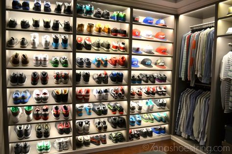 Shoe Rack Aesthetic, Shoe Rack Design, Black Shoe Rack, Small Shoe Rack, Sneaker Closet, Modern Shoe Rack, Vision Board Diy, Glass Closet, Black Ish