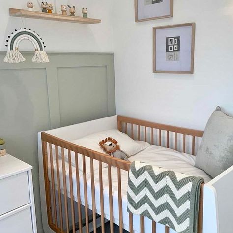 Green Nursery Boy, Green Boys Room, Green Baby Room, Best Baby Blankets, Boys Bedroom Makeover, Knit Baby Blanket, Baby Room Neutral, Sage Green Bedroom, Baby Room Inspiration