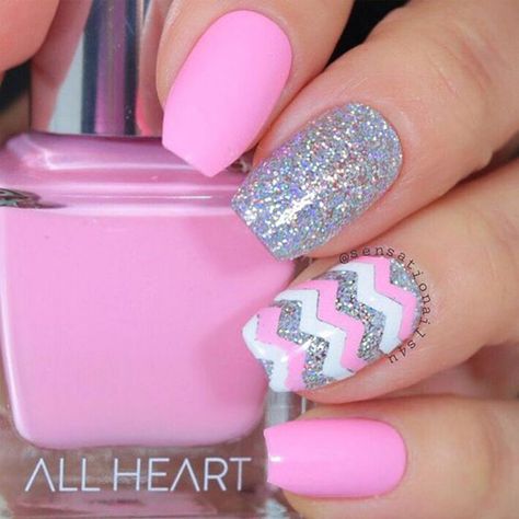 Easter Nails Easy, Easter Nail Art Designs, Christmas Summer, Unghie Sfumate, Easter Nail, Chevron Nails, Easter Nail Designs, Easter Nail Art, Elegant Nail