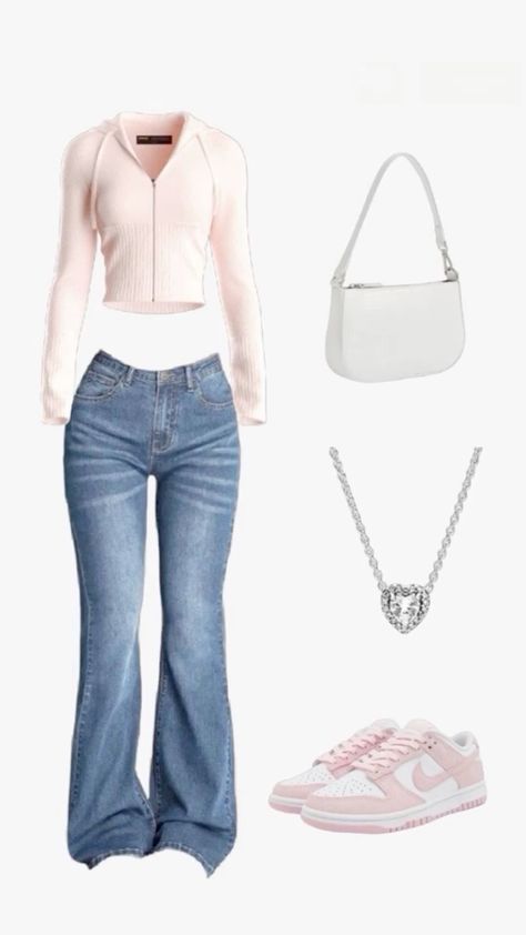 Summer Outfits Flare Jeans, Cute Flair Jeans Outfit, Outfit Ideas With Flared Jeans, Cute Outfits Flare Jeans, Flair Jeans Outfit Aesthetic, Cute Flare Jean Outfits, Outfit Inspo Flared Jeans, Light Blue Flare Jeans Outfits, Light Flare Jeans Outfit