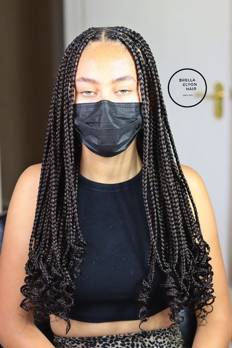 Mid Length Knotless Braids, Shoulder Length Box Braids Curly Ends, Mid Length Box Braids, Medium Box Braids With Curly Ends, Medium Length Box Braids, Relaxed Hair Growth, Box Braids With Curly Ends, Braids With Curly Ends, Twist Cornrows