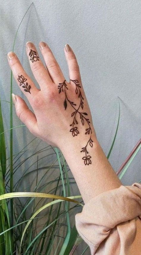 Henna Designs Easy Hand, Tattoos On Stomach, Henna Design Ideas, Cute Henna Tattoos, Bridal Mehandi, Cute Henna, Henna Wedding, Eid Mehndi Designs, Henna Designs Easy