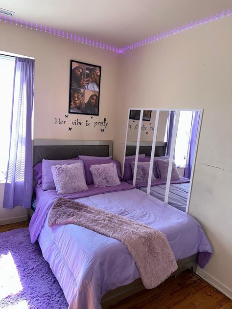 Purple Dorm Rooms, Purple Bedroom Decor, Purple Room Decor, Bedroom Ideas For Small Rooms Diy, Bedroom Ideas For Small Rooms Cozy, Dorm Room Styles, Luxury Room Bedroom, College Dorm Room Decor, Apartment Living Room Design