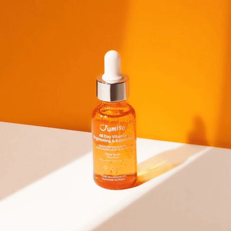 🌟TODAY'S ITEM🌟 JUMISO 🍊All Day Vitamin Brightening & Balancing Facial Serum 30ml🍊 "Keep your skin radiant with the daily vitamin serum!" ✨️Benefits✨️ - Lightweight and non-sticky texture that permeates quickly into skin - Enriched with extracts from vitamin tree and cica to soothe skin, hyaluronic acid to moisturize, and chamomile extract to control sebum production - An antioxidant-rich vitamin C facial serum that brightens and balances 🧡🧡"This facial serum improves your skin tone and r... Jumiso All Day Vitamin, Vitamin C Facial, Serum Benefits, Daily Vitamin, Fragrance Cologne, Travel Size Beauty Products, Daily Vitamins, Licorice Root Extract, Facial Mist