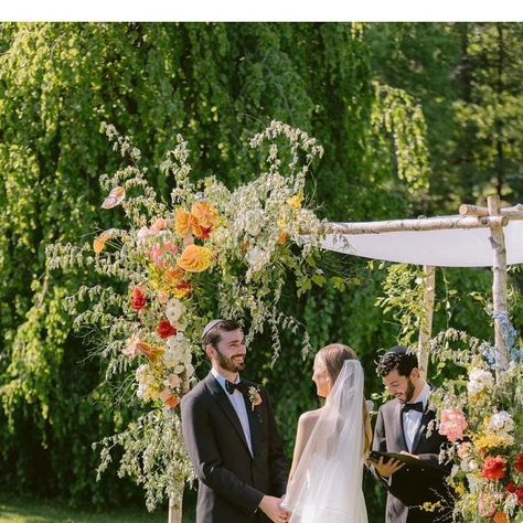 Dark + Diamond Floral Design on Instagram: "Springy chuppah magic for E + J back in May ✨" Chuppah Inspiration, Huppah Wedding Outdoor, Floral Chuppah Wedding, Chuppah Wedding, Chuppah Florals, Wedding Chuppah Flowers Romantic, Simple Chuppah, Huppa Wedding Floral Arch, Chuppah Ideas