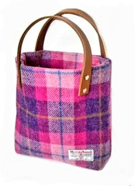 Wool Blanket Upcycle, Plaid Bag, Tweed Handbag, Tweed Bag, Woollen Blankets, Sac Diy, Sewing Purses, Woven Handbags, Coach Handbag