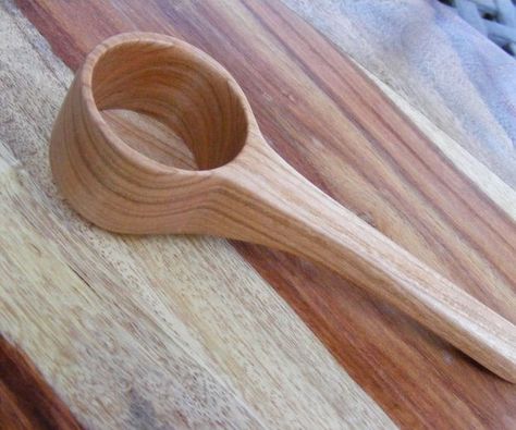 Bandsaw Projects, Wood Spoon Carving, Woodworking Tools Storage, Antique Woodworking Tools, Woodworking Tools Workshop, Essential Woodworking Tools, Best Woodworking Tools, Wood Utensils, Wooden Scoop