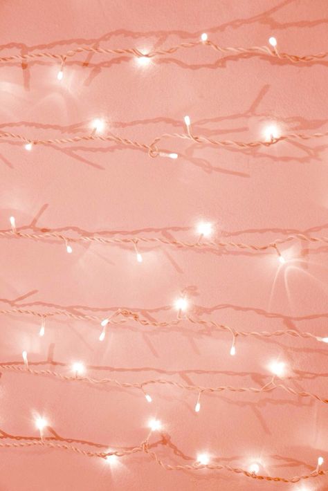 Coral Pink Christmas Lights Aesthetic Wallpaper Peach, Pink Christmas Lights, Frühling Wallpaper, Christmas Lights Wallpaper, Color Melon, Coral Wallpaper, Peach Wallpaper, Backgrounds Iphone, Pink Wallpaper Backgrounds