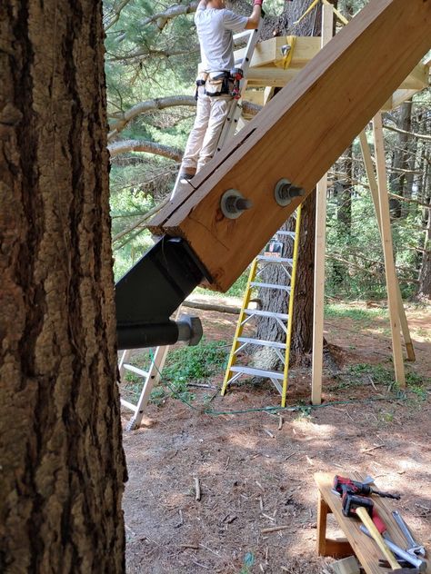 Ewok Treehouse, Beach Stairs, Treehouse Ideas, Tree House Plans, Tree House Diy, Tree House Kids, Outdoor Shelters, Cubby House, Tree House Designs