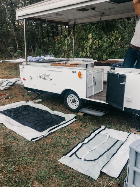 Diaries from a first time camper remodel! – With updated photos 2020! – Shalom Acres Camper Revamp, Vintage Camper Redo, Jayco Campers, Camper Renovation Ideas, Tent Trailer Remodel, Popup Tent, Pop Up Remodel, Pop Up Camper Ideas, Pop Up Camper Remodel