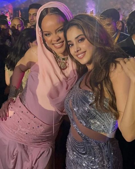 Rihanna and Janhvi Kapoor pose for a stunning pic. 🔥😍 . . #JanhviKapoor #Rihanna | Instagram Rihanna Instagram, Hollywood Story, Rihanna Outfits, Janhvi Kapoor, Bad Gal, High Class, Female Artists, A Fan, Bad Girl