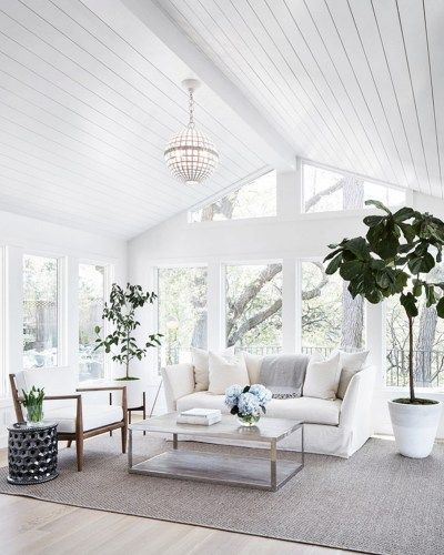 Vaulted Ceiling Decor, Vaulted Ceiling Ideas, Vaulted Ceiling Living Room, Farm House Livingroom, Sunroom Designs, Shabby Chic Living Room, Room Remodel, Vaulted Ceilings, Chic Living Room