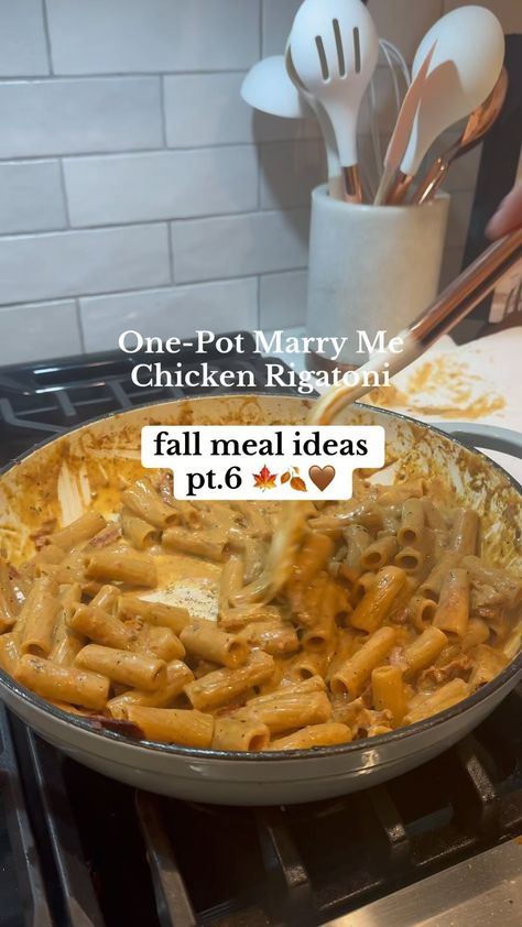 Karli Schiller | A new fall staple!🎃🍂 Cheesy Italian Sausage Orzo that’s creamy, savory, and delicious! 🍝❤️ 1️⃣ Cook Italian sausage 2️⃣ Mix in tomato... | Instagram Italian Sausage Orzo, Cheesy Italian Sausage, Sausage Orzo, Chicken Rigatoni, Fall Staples, Italian Cooking, Smoked Sausage, Rigatoni, Orzo