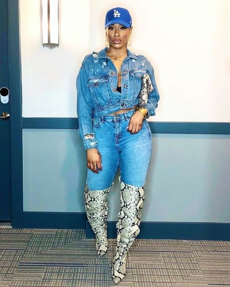 Outfit Recreation, Looks Jeans, Boots Knee High, Snakeskin Boots, Denim Outfits, Dope Fashion, Boots Knee, Boots Women, Fall Fashion Outfits