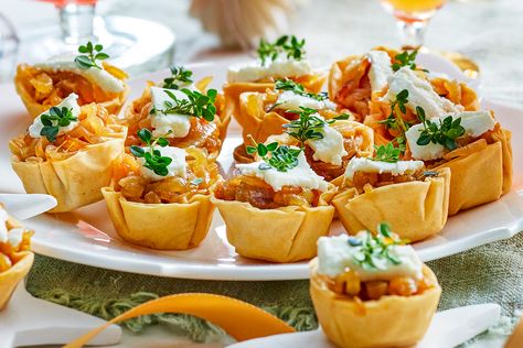 Caramelised onion tarts Christmas Finger Food, Christmas Vegetarian, Mini Tartlets, Christmas Canapes, Gardens Australia, Christmas Finger Foods, Caramelised Onion Tart, Finger Food Recipes, Canapes Recipes