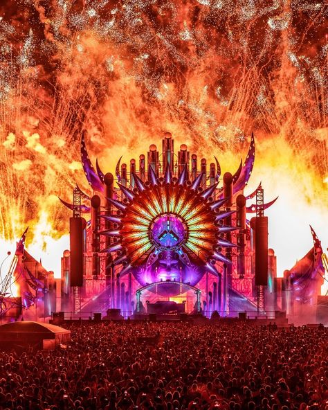 Hardstyle Aesthetic, Tomorrowland Aesthetic, Tomorrowland Festival, Festival List, Defqon 1, Concert Lights, Concert Stage Design, Festival Aesthetic, Electronic Music Festival