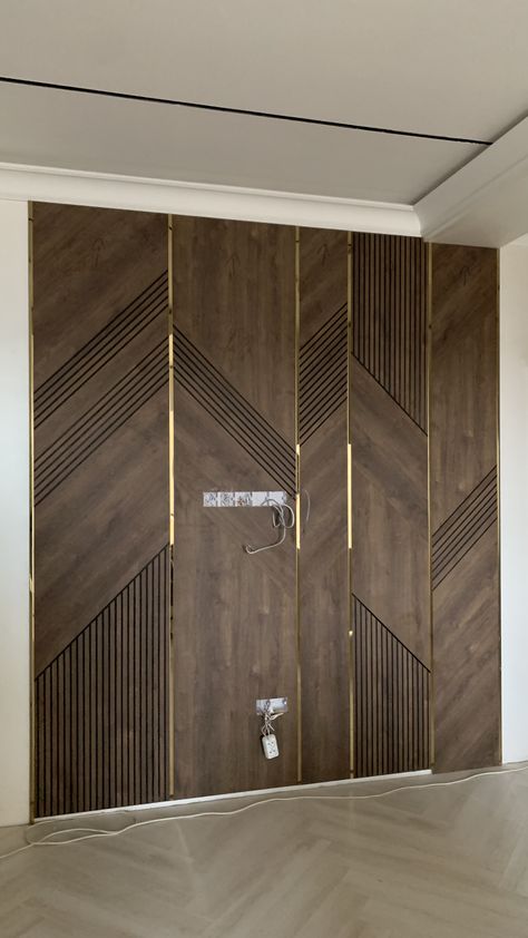 Wall Paneling With Door, Geometric Pattern Interior, Columns Decor, Exterior Door Designs, Wooden Wardrobe Design, Gate Wall Design, Wardrobe Door Designs, Home Hall Design, Wall Panel Design