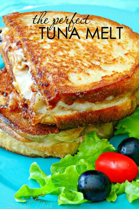 Recept Sandwiches, Tuna Melt Recipe, Melt Recipe, Tuna Melt, Resep Salad, Gourmet Sandwiches, Deli Sandwiches, Resep Diet, Tuna Melts