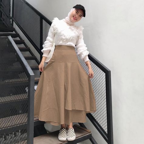 Rok Panjang Fashion, Model Rok Panjang, Rok Korean Style, Korean Style Hijab, Rok Midi, Poplin Skirt, Outfit Korean Style, Modesty Fashion, Long Skirts For Women