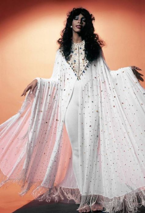 Donna Summer Was the Queen of Disco: See Photos of Her Wild Disco Fashions in the 1970s ~ vintage everyday Black Style Icons, Donna Summers, Musica Disco, Disco Style, Disco Fashion, Vintage Black Glamour, Donna Summer, Disco Music, 70s Disco