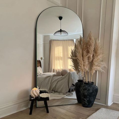 Room Ideas With Big Mirrors, Big Room Mirror Bedrooms, Giant Mirror Bedroom, Big Mirror In Bedroom Aesthetic, Big Mirror In Living Room, Mirror Corner Ideas, Large Mirror In Bedroom, Mirror In Living Room Ideas, Big Mirror In Bedroom