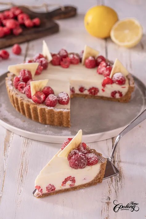 White Chocolate Raspberry Pie, Raspberry White Chocolate Tart, Raspberry White Chocolate Desserts, No Bake White Chocolate Raspberry, Chocolate Raspberry Pie, Chocolate Cream Cheese Filling, White Chocolate Desserts, Biscuit Crust, White Chocolate Cream