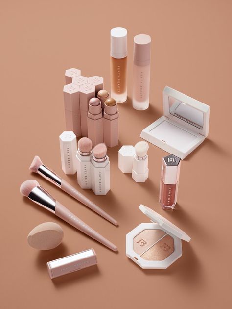 50 shades of you: A wider range of skin tones are showing up in new shade-inclusive foundations (saves for “complexion matching” +378%) Matte Make Up, Koleksi Makeup, Penyimpanan Makeup, Rihanna Fenty Beauty, Beauty Make-up, Rihanna Fenty, Smokey Eyes, Kesha, Mario Badescu