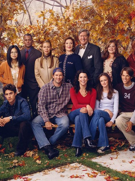 I Watch Gilmore Girls Every Fall—Here Are 8 Trends From the Show I’d Wear Today Gilmore Core, Emily Richards, Keiko Agena, Gilmore Girls Characters, Gilmore Girls Fashion, Gilmore Girls Outfits, Watch Gilmore Girls, Girls Fall Fashion, Jess Mariano