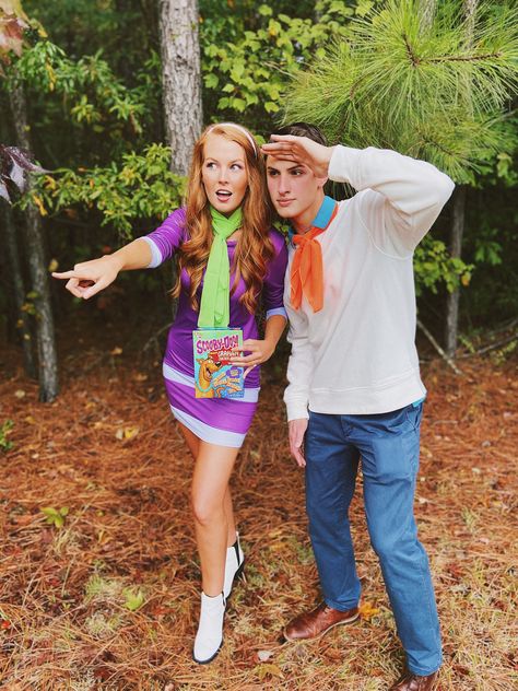 #halloween #couplescostumes #halloweendiy #scoobydoo #daphne #happyhalloween Scobby Dobby Doo Costume, Scooby Doo Couple Costumes, Couples Halloween Costume Diy, Fred Scooby Doo Costume, Fred And Daphne Costume, Fred And Daphne, Fred Scooby Doo, Daphne And Fred, Scooby Doo Costumes