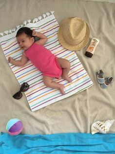 Marina's summer time Summer Baby Photos, Summer Photoshoot Ideas, Baby Fashion Newborn, Mother Baby Photography, Baby Boy Newborn Photography, Baby Milestones Pictures, Monthly Baby Pictures, Baby Milestone Photos, Newborn Photography Boy