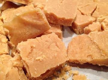 Mexican Candy (Leche Quemada) Leche Quemada Recipe, Mexican Fudge Recipe, Milk Candy Recipe, Mexican Sweets, Pumpkin Fudge, Authentic Mexican Recipes, Milk Candy, Peanut Butter Candy, Mexican Dessert Recipes