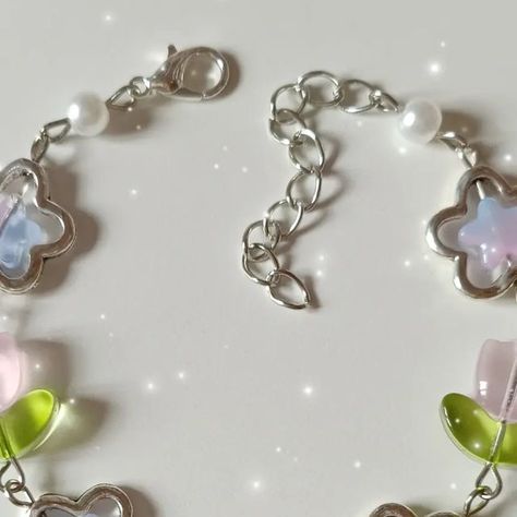 mupaloo on Instagram: "𖤣.𖥧.𖡼.⚘ lilac flower bracelet!
♡ £10.00 + postage
♡ shipping worldwide 
♡ etsy link in bio
~
#handmade #handmadebracelet #bracelet #jewelry #handmadejewelry #artist #smallbusiness #etsyseller #floral #flowers #spring #summer #purple #pink #blue #cottagecore" Blue Cottagecore, Lilac Flowers, Flowers Spring, Flower Bracelet, Bracelet Jewelry, Floral Flowers, Cottage Core, Handmade Bracelets, Pink Blue