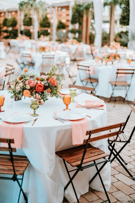 Wedding Reception Table Florals, Fall Wedding In Florida, Spring Wedding Aisle Flowers, Florida Fall Wedding, Classy Southern Wedding, Circle Wedding Table Decor, Greenhouse Wedding Reception, Whimsical Fall Wedding, Fall Wedding Reception Decorations