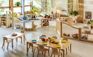 communityplaythings.com - High Quality Early Learning Environments Montessori Classroom Layout, Wolf Room, Early Learning Environments, Preschool Designs, Classroom Interior, Daycare Design, Preschool Rooms, Early Childhood Classrooms, Home Daycare