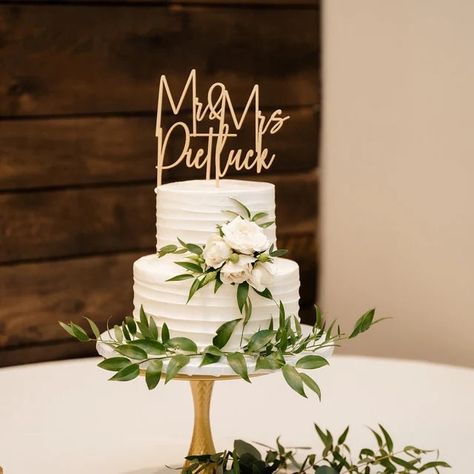 Wooden Cake Toppers Wedding, Last Name Wedding Cake Topper, Cake Toppers For Wedding, Campground Reception, Floral Wedding Cake Topper, Rustic Wedding Cake Topper, Wedding Cake For 2, Wedding Cake Floral Decor, Gold Wedding Cake Topper