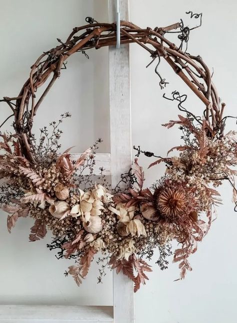 dried blooms and seed pods Floral Art Arrangements Sculpture, Dry Flower Wreaths, Christmas Dried Flower Wreath, Dried Flower Wreath Ideas, Dried Wreaths Natural, Dryflower Art, Dried Flower Christmas Wreath, Large Dried Flower Arrangements, What To Do With Dried Flowers